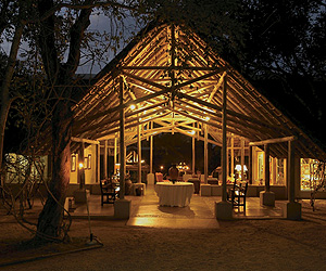 Thornybush Private Nature Reserve, Safari Lodges