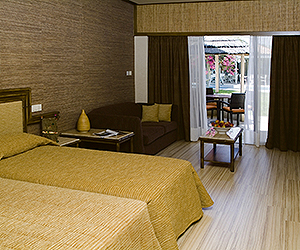 Larnaca Accommodation - Palm Beach Hotel & Bungalows - Sunway.ie