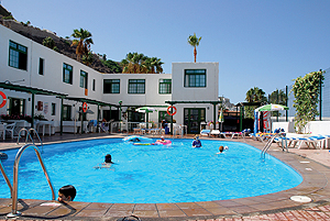 Boston Apartments Gran Canaria Canaries Holidays Direct From The Boston Apartments Are A Small Friendly Complex Of Ious Comfortable Duplex Exclusive To Sunway Clients On Irish Market