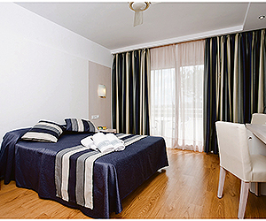 Cala Blanca Accommodation - Sagitario Playa Hotel - Sunway.ie