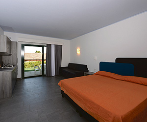 Desenzano Accommodation - Desenzano Camping Club Del Sole - Sunway.ie