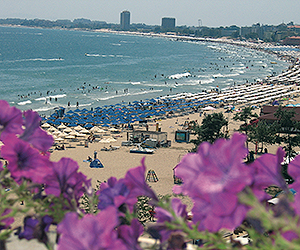 Your Sunny Beach Holiday begins with Sunway Your Sunny Beach Holiday begins with Sunway